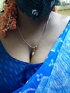 Snapshot of mallu-sumi chatting on 02.20.25 mallu-sumi online show from 02.20.25