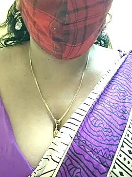 Snapshot of mallu-sumi chatting on 02.22.25 mallu-sumi online show from 02.22.25