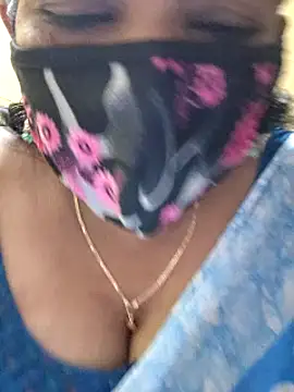 Snapshot of mallu-sumi chatting on 02.23.25 mallu-sumi online show from 02.23.25