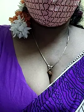 Snapshot of mallu-sumi chatting on 02.24.25 mallu-sumi online show from 02.24.25