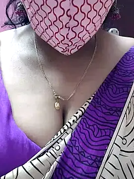 Snapshot of mallu-sumi chatting on 02.25.25 mallu-sumi online show from 02.25.25