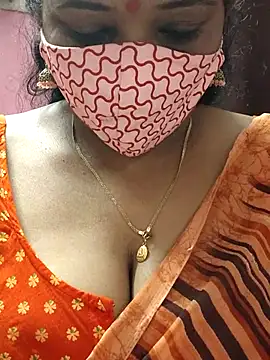 Snapshot of mallu-sumi chatting on 03.01.25 mallu-sumi online show from 03.01.25