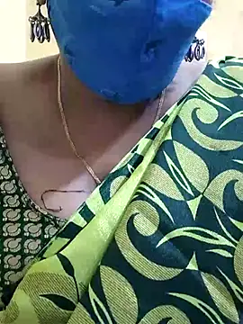 Snapshot of mallu-sumi chatting on 03.01.25 mallu-sumi online show from 03.01.25