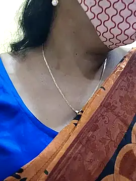 Snapshot of mallu-sumi chatting on 03.05.25 mallu-sumi online show from 03.05.25