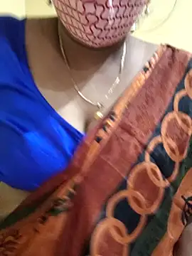 Snapshot of mallu-sumi chatting on 03.05.25 mallu-sumi online show from 03.05.25