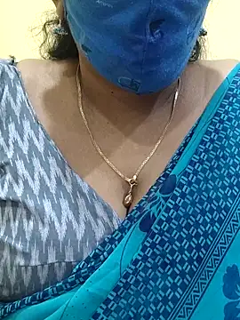 Snapshot of mallu-sumi chatting on 03.06.25 mallu-sumi online show from 03.06.25