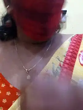 Snapshot of mallu-sumi chatting on 03.07.25 mallu-sumi online show from 03.07.25