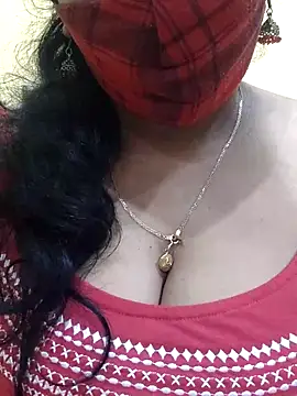 Snapshot of mallu-sumi chatting on 03.07.25 mallu-sumi online show from 03.07.25