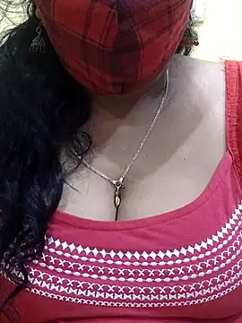 Snapshot of mallu-sumi chatting on 03.07.25 mallu-sumi online show from 03.07.25