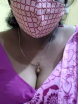 Snapshot of mallu-sumi chatting on 03.09.25 mallu-sumi online show from 03.09.25