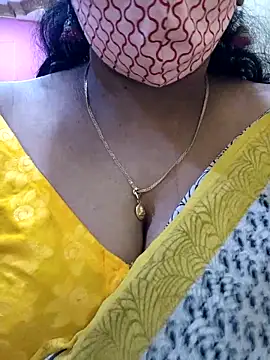 Snapshot of mallu-sumi chatting on 03.09.25 mallu-sumi online show from 03.09.25