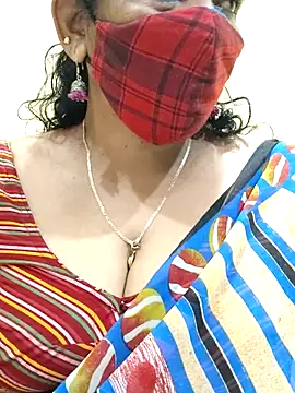 Snapshot of mallu-sumi chatting on 03.10.25 mallu-sumi online show from 03.10.25