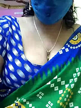 Snapshot of mallu-sumi chatting on 03.11.25 mallu-sumi online show from 03.11.25