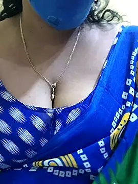 Snapshot of mallu-sumi chatting on 03.12.25 mallu-sumi online show from 03.12.25