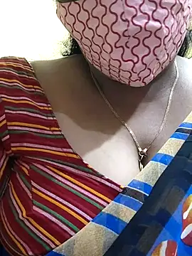 Snapshot of mallu-sumi chatting on 03.12.25 mallu-sumi online show from 03.12.25