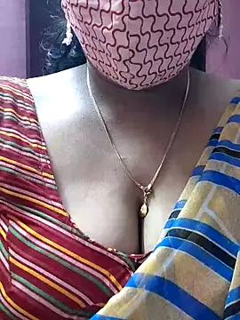 Snapshot of mallu-sumi chatting on 03.13.25 mallu-sumi online show from 03.13.25