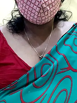 Snapshot of mallu-sumi chatting on 03.15.25 mallu-sumi online show from 03.15.25