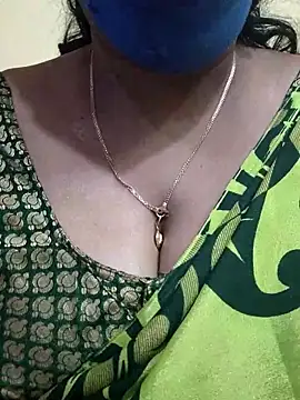 Snapshot of mallu-sumi chatting on 03.17.25 mallu-sumi online show from 03.17.25