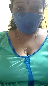 Snapshot of mallu-sumi chatting on 03.17.25 mallu-sumi online show from 03.17.25