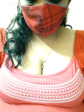 Snapshot of mallu-sumi chatting on 03.20.25 mallu-sumi online show from 03.20.25