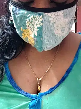 Snapshot of mallu-sumi chatting on 03.22.25 mallu-sumi online show from 03.22.25