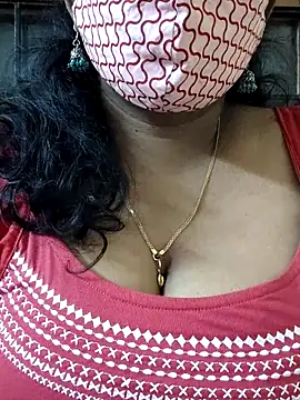 Snapshot of mallu-sumi chatting on 03.22.25 mallu-sumi online show from 03.22.25