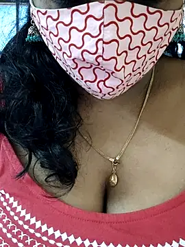 Snapshot of mallu-sumi chatting on 03.23.25 mallu-sumi online show from 03.23.25