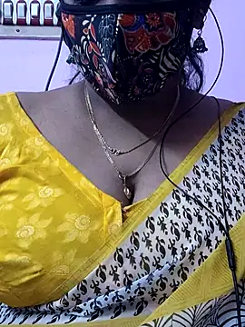 Snapshot of mallu-sumi chatting on 09.28.25 mallu-sumi online show from 09.28.25