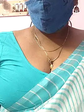 Snapshot of mallu-sumi chatting on 09.30.25 mallu-sumi online show from 09.30.25