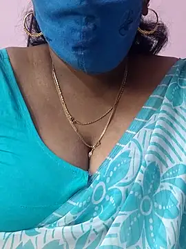 Snapshot of mallu-sumi chatting on 10.23.25 mallu-sumi online show from 10.23.25