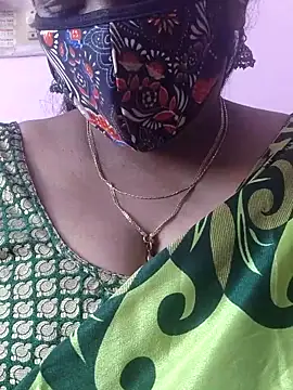 Snapshot of mallu-sumi chatting on 10.30.25 mallu-sumi online show from 10.30.25