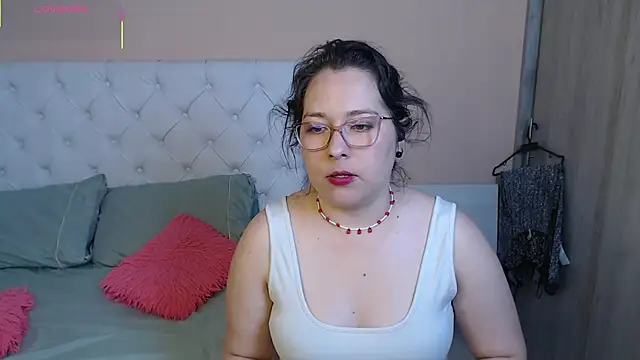 May Carlier online show from 12.02.25