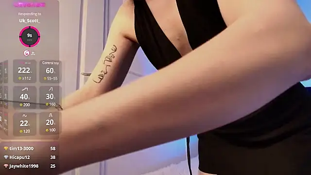 Snapshot of horny_blondiee chatting on 02.02.25 horny blondiee online show from 02.02.25