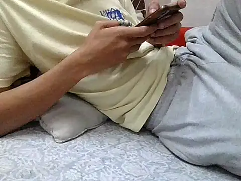 Snapshot of wknows2 chatting on 12.02.25 wknows2 online show from 12.02.25