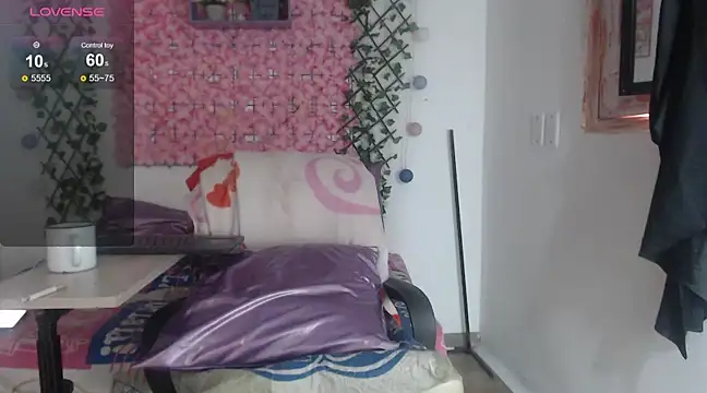 MEGANNIXX online show from 01.01.25