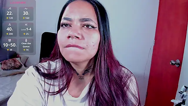 Snapshot of Mabelydani chatting on 12.20.25 Mabelydani online show from 12.20.25