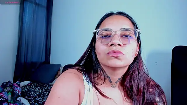 Snapshot of Mabelydani chatting on 12.22.25 Mabelydani online show from 12.22.25