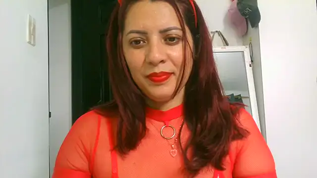 Snapshot of Anne_kis chatting on 10.31.25 Anne kis online show from 10.31.25