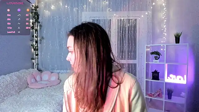 AraCopple online show from 12.19.24