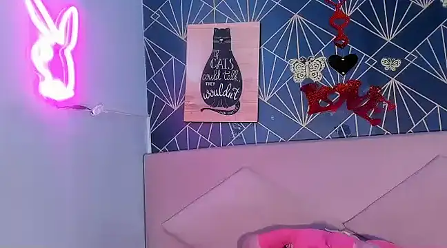 Snapshot of Lucy_White__ chatting on 03.21.25 Lucy White online show from 03.21.25