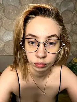 Snapshot of Kitty_Katrine chatting on 10.31.25 Kitty Katrine online show from 10.31.25