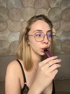 Snapshot of Kitty_Katrine chatting on 12.13.25 Kitty Katrine online show from 12.13.25