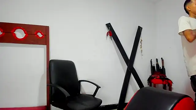 Hana and Zeta online show from 03.12.25