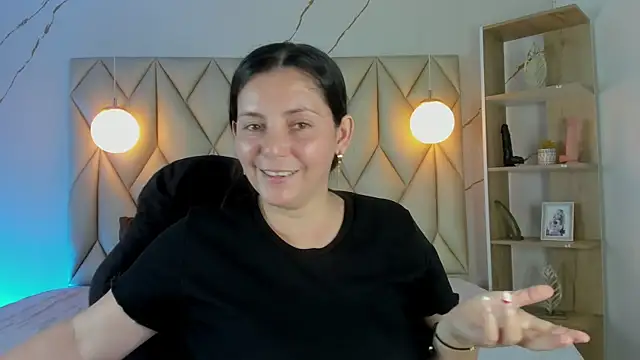 Snapshot of angelswets chatting on 01.06.26 angelswets online show from 01.06.26