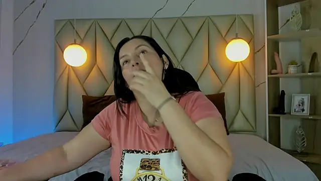 Snapshot of angelswets chatting on 01.14.26 angelswets online show from 01.14.26