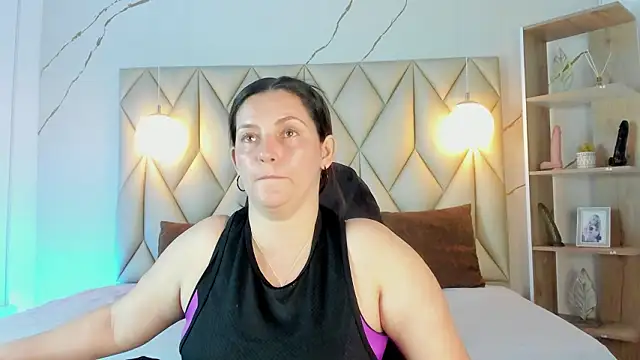 Snapshot of angelswets chatting on 02.04.26 angelswets online show from 02.04.26