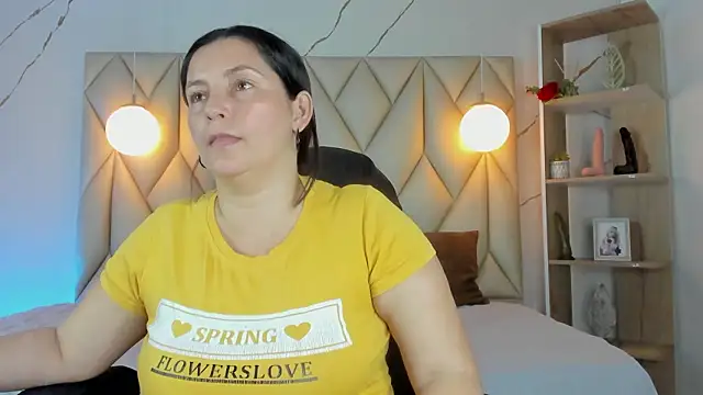 Snapshot of angelswets chatting on 02.10.26 angelswets online show from 02.10.26