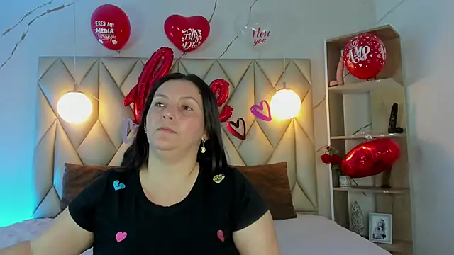 Snapshot of angelswets chatting on 02.14.26 angelswets online show from 02.14.26