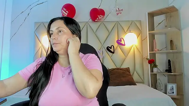 Snapshot of angelswets chatting on 02.21.26 angelswets online show from 02.21.26