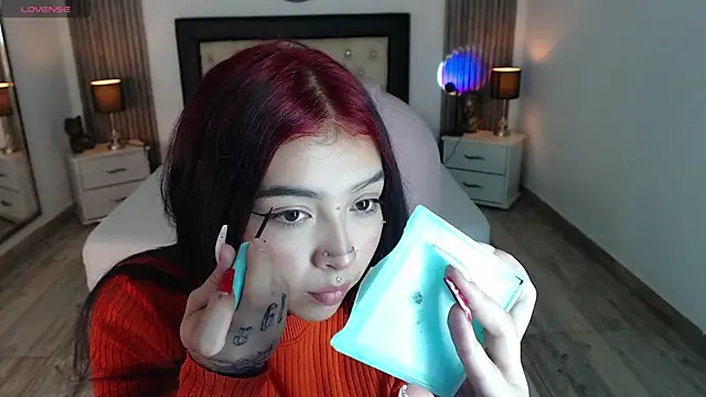 Snapshot of pettit_courtny chatting on 01.09.25 pettit courtny online show from 01.09.25